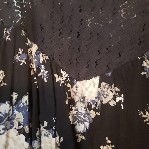 Torrid Top - Picture 3 of 7